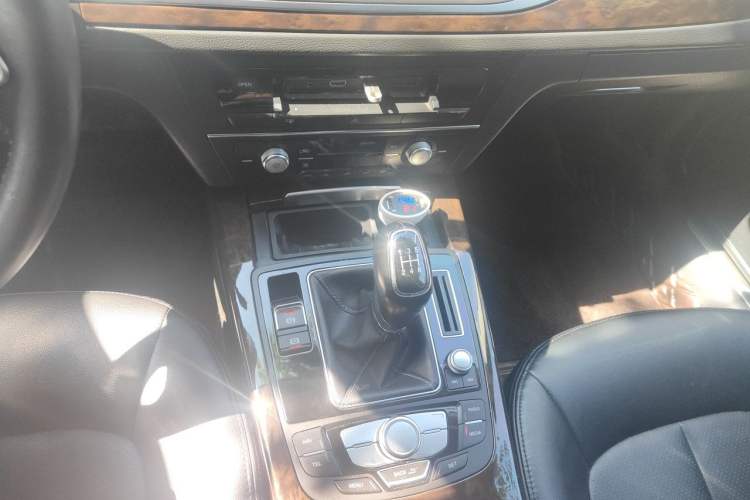 Used Zotye Z700 2016 1.8T Manual Luxury Model Gear Lever