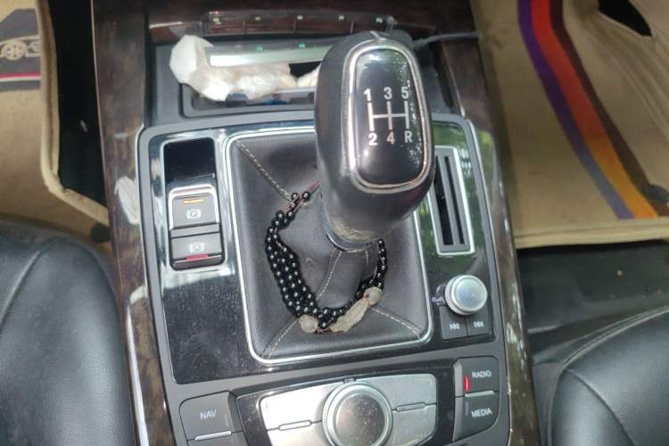 Used Zotye Z700 2016 1.8T Manual Elegant Model Gear Lever