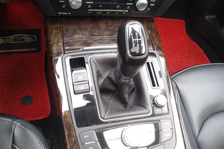 Used Zotye Z700 2016 1.8T Manual Elegant Model Gear Lever