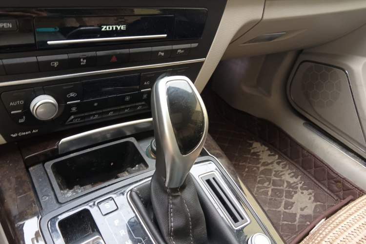 Used Zotye Z700 2016 1.8T DCT Luxury Model Gear Lever
