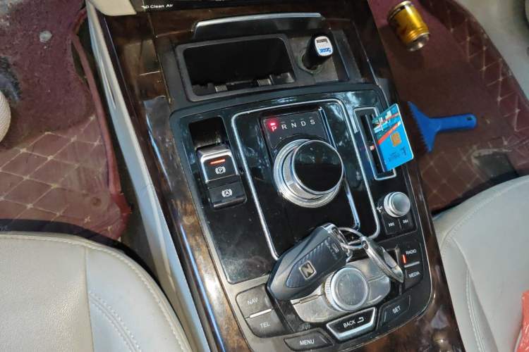 Used Zotye Z700 2016 1.8T DCT Executive Edition Gear Lever