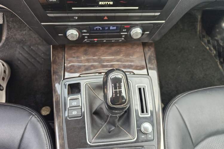 Used Zotye Z700 2016 1.8T Manual Luxury Model Gear Lever