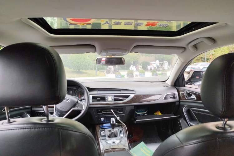 Used Zotye Z700 2016 1.8T Manual Luxury Model Headliner