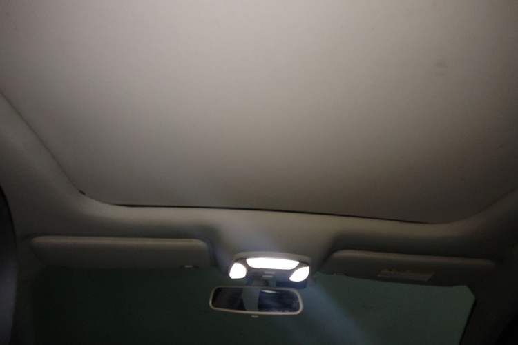 Used Zotye Z700 2016 1.8T Manual Elegant Model Headliner