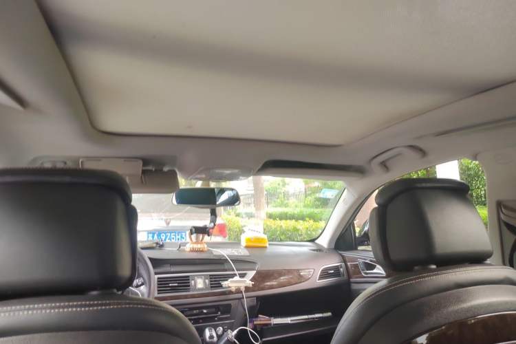Used Zotye Z700 2016 1.8T Manual Luxury Model Headliner
