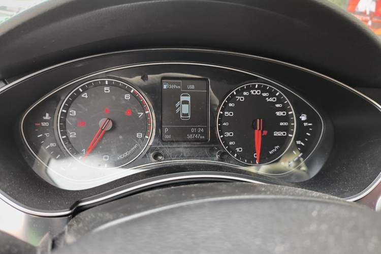 Used Zotye Z700 2016 1.8T DCT Prestige Edition Instrument Cluster