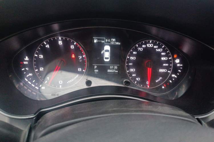 Used Zotye Z700 2016 1.8T DCT Prestige Edition Instrument Cluster