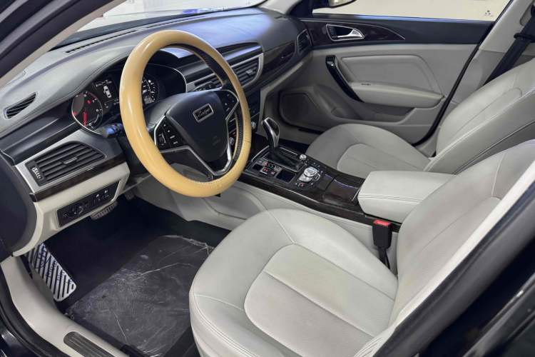 Used Zotye Z700 2016 1.8T DCT Luxury Model Interior 1