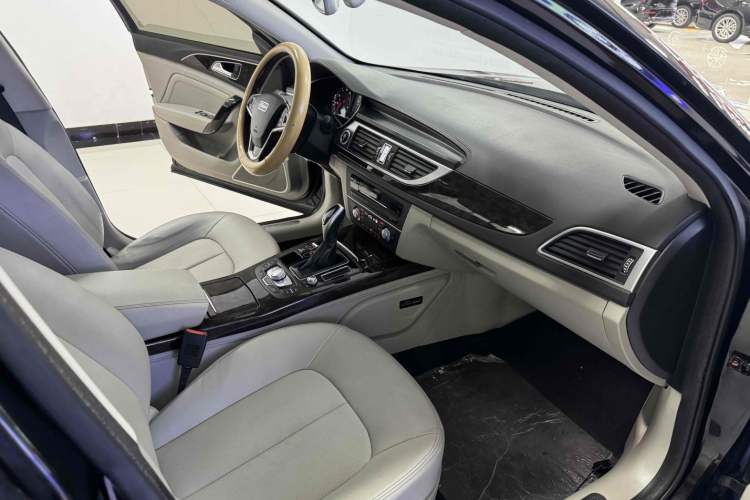 Used Zotye Z700 2016 1.8T DCT Luxury Model Interior 3