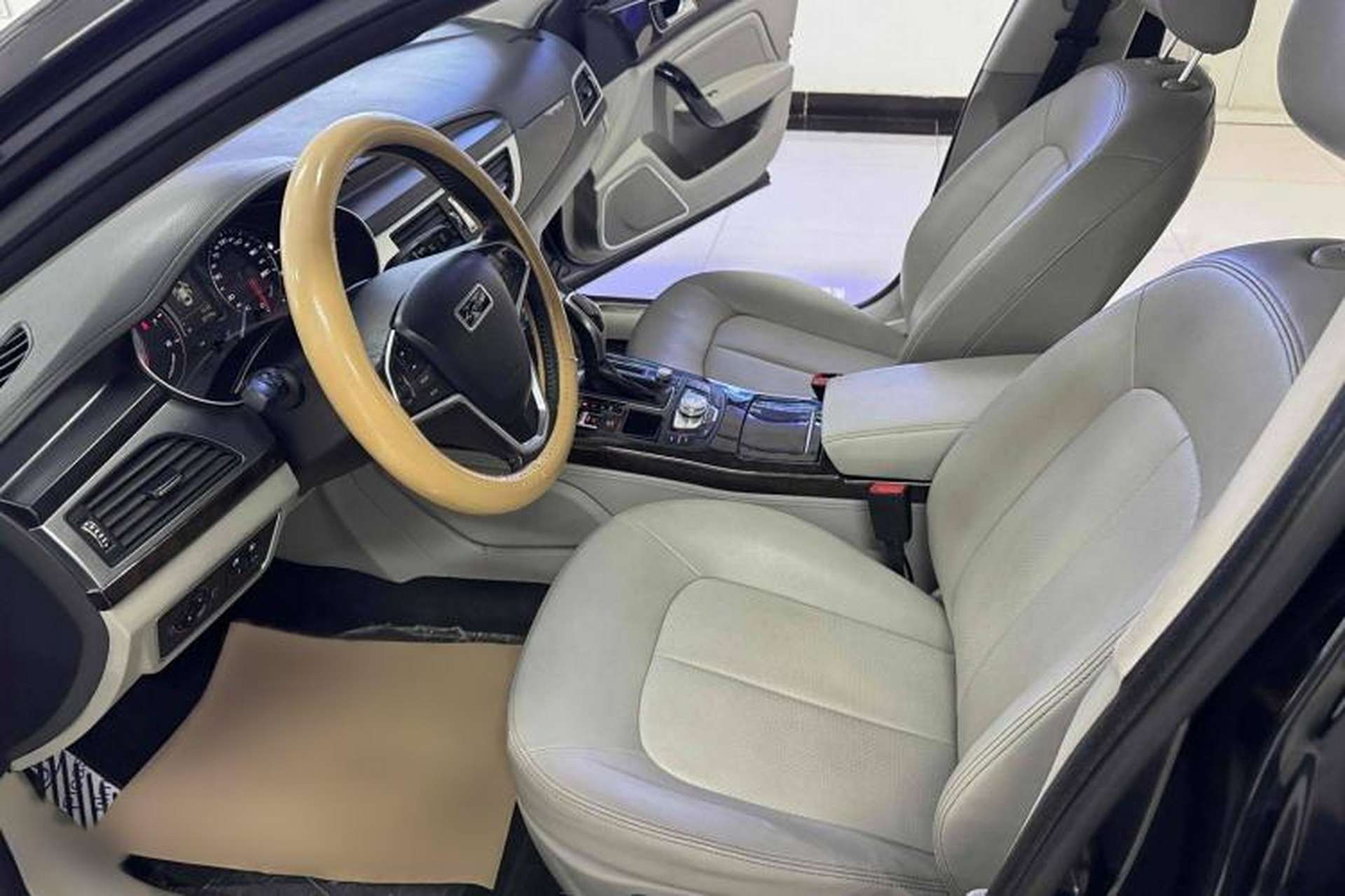 Used Zotye Z700 2016 1.8T DCT Luxury Model Left Front Seat