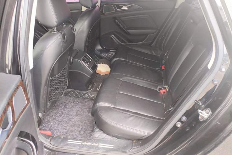 Used Zotye Z700 2016 1.8T Manual Luxury Model Left Rear Seat