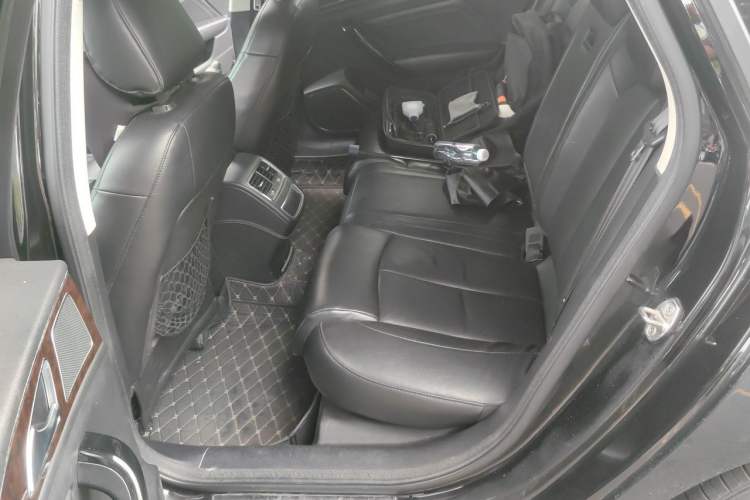 Used Zotye Z700 2016 1.8T DCT Elegant Version Left Rear Seat