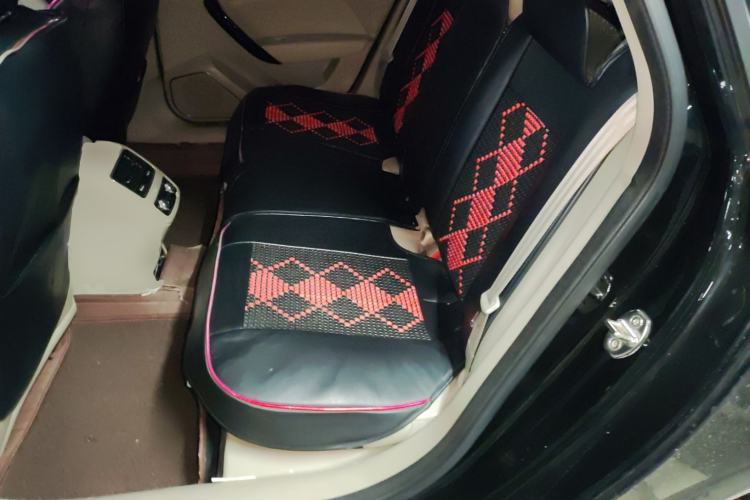 Used Zotye Z700 2016 1.8T DCT Prestige Edition Left Rear Seat