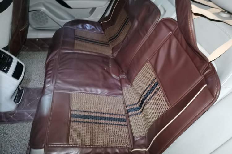 Used Zotye Z700 2016 1.8T DCT Elegant Version Left Rear Seat