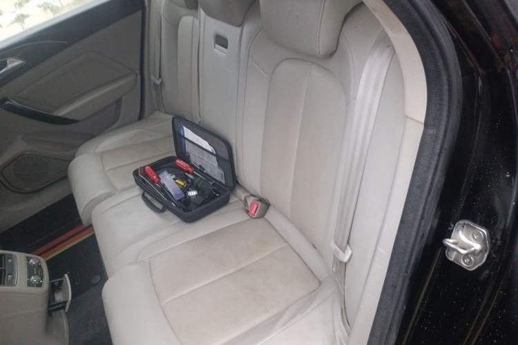 Used Zotye Z700 2016 1.8T DCT Prestige Edition Left Rear Seat