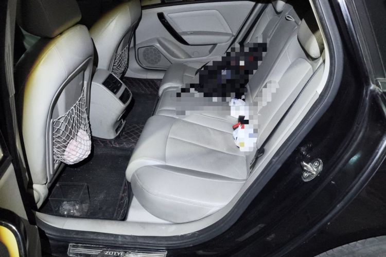 Used Zotye Z700 2016 1.8T DCT Elegant Version Left Rear Seat