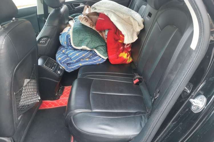 Used Zotye Z700 2016 1.8T DCT Prestige Edition Left Rear Seat