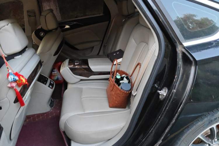 Used Zotye Z700 2016 1.8T DCT Executive Edition Left Rear Seat
