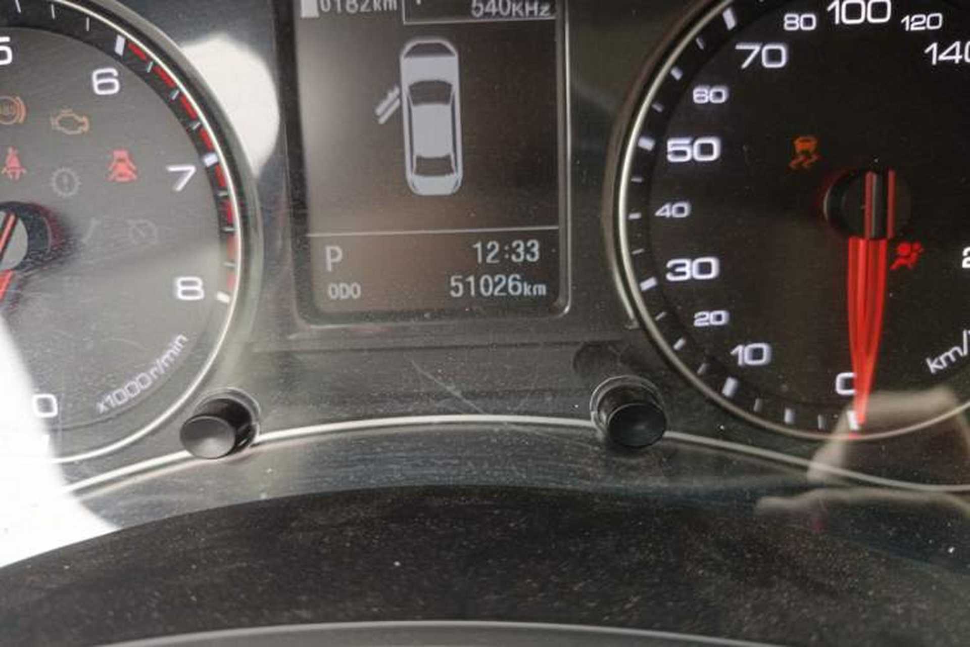 Used Zotye Z700 2016 1.8T DCT Prestige Edition Odometer Close Up