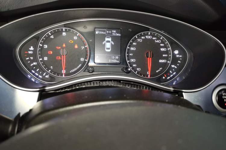 Used Zotye Z700 2016 1.8T DCT Elegant Version Odometer Close Up