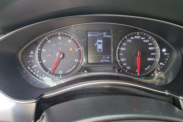 Used Zotye Z700 2016 1.8T Manual Elegant Model Odometer Close Up