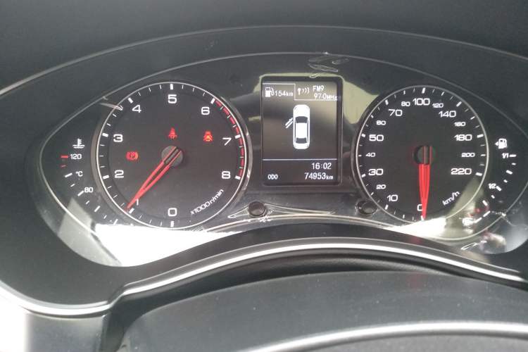 Used Zotye Z700 2016 1.8T Manual Elegant Model Odometer Close Up