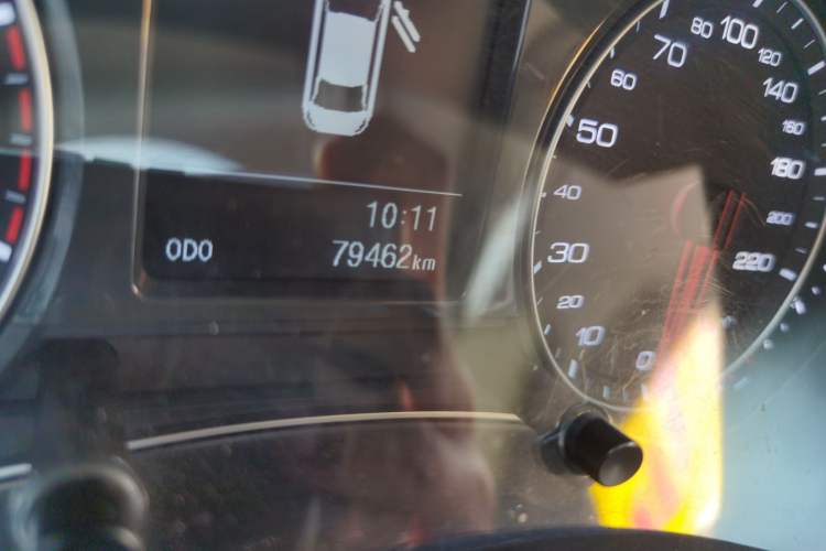 Used Zotye Z700 2016 1.8T Manual Elegant Model Odometer Close Up