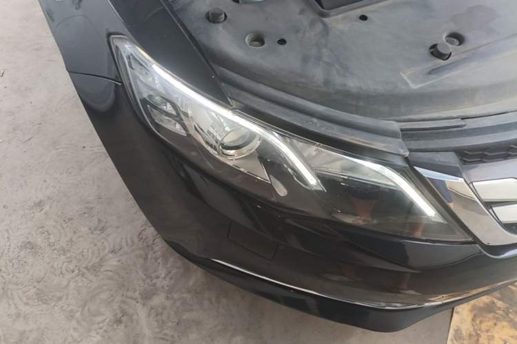 Used Zotye Z700 2016 1.8T Manual Luxury Model Right Front Headlight