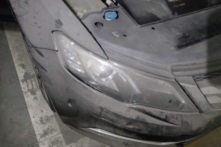 Used Zotye Z700 2016 1.8T Manual Elegant Model Right Front Headlight