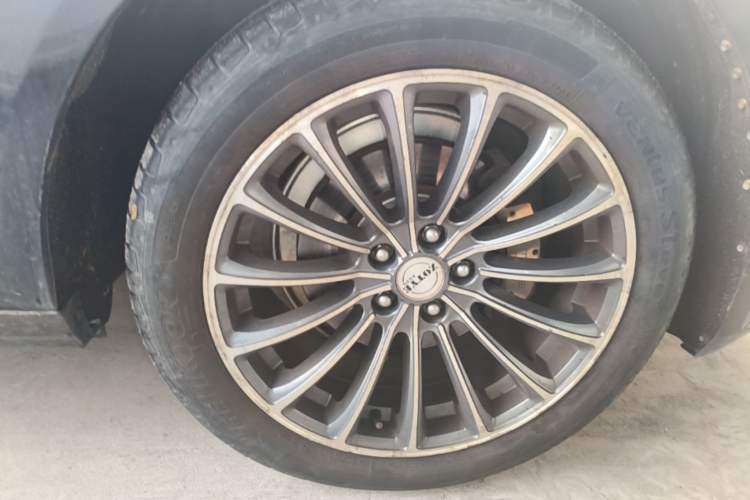 Used Zotye Z700 2016 1.8T Manual Luxury Model Right Front Wheel Hub