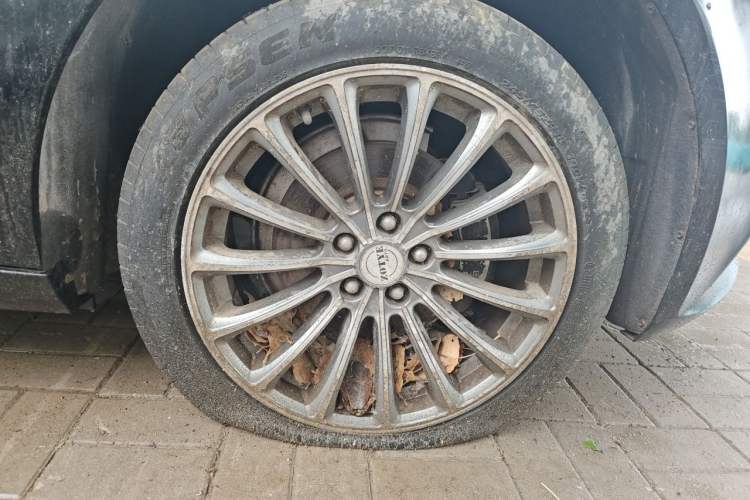 Used Zotye Z700 2016 1.8T Manual Luxury Model Right Front Wheel Hub