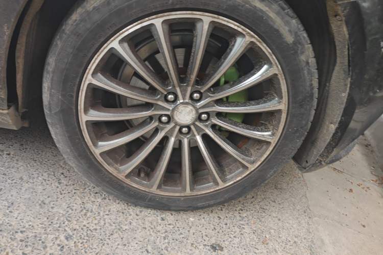 Used Zotye Z700 2016 1.8T DCT Elegant Version Right Front Wheel Hub