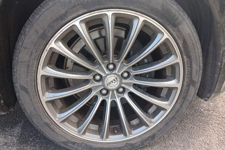 Used Zotye Z700 2016 1.8T Manual Luxury Model Right Front Wheel Hub