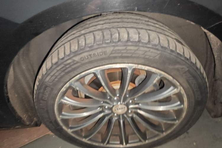 Used Zotye Z700 2016 1.8T Manual Elegant Model Right Front Wheel Hub