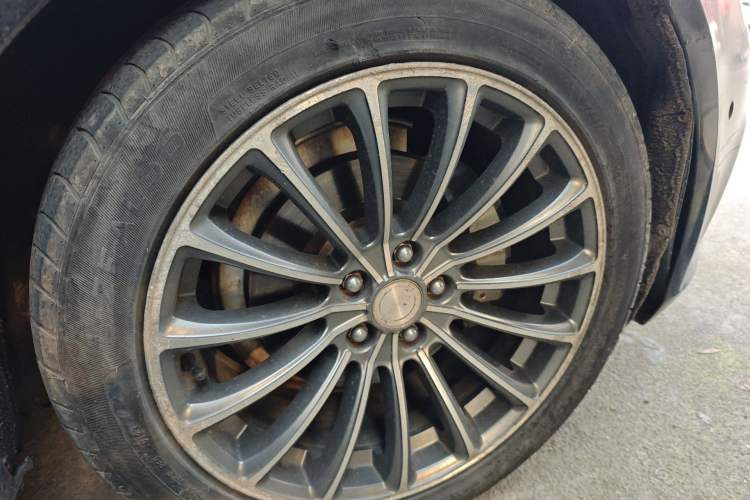 Used Zotye Z700 2016 1.8T DCT Elegant Version Right Front Wheel Hub