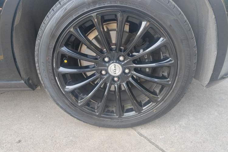 Used Zotye Z700 2016 1.8T Manual Luxury Model Right Front Wheel Hub