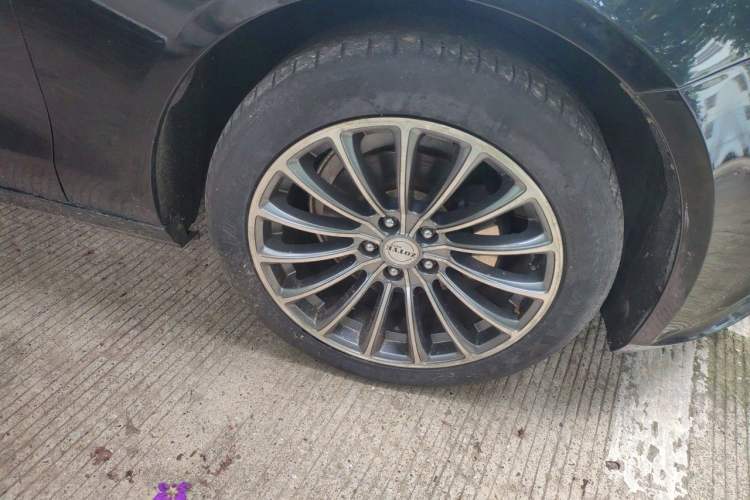 Used Zotye Z700 2016 1.8T Manual Elegant Model Right Front Wheel Hub