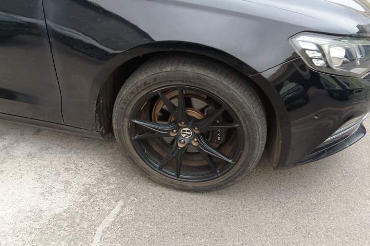 Used Zotye Z700 2016 1.8T DCT Luxury Model Right Front Wheel Hub