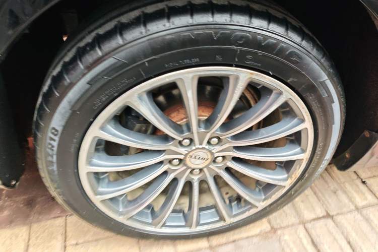 Used Zotye Z700 2016 1.8T DCT Elegant Version Right Rear Wheel Hub