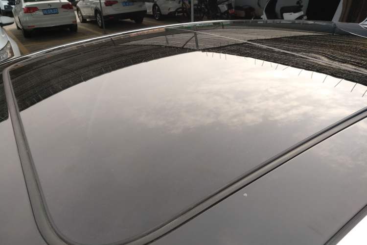 Used Zotye Z700 2016 1.8T Manual Elegant Model Roof
