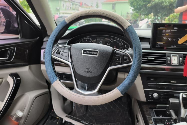 Used Zotye Z700 2016 1.8T DCT Prestige Edition Steering Wheel