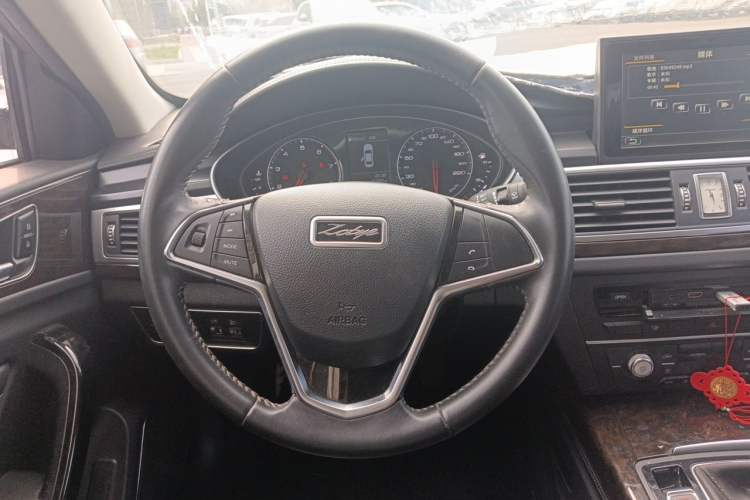 Used Zotye Z700 2016 1.8T Manual Luxury Model Steering Wheel