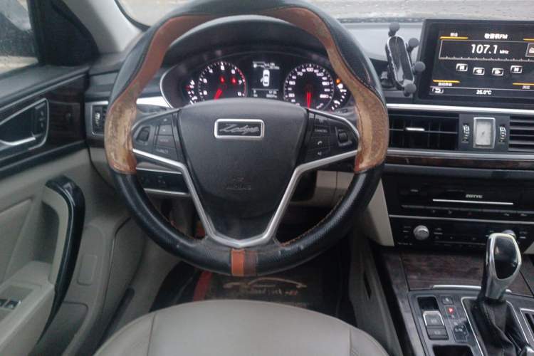 Used Zotye Z700 2016 1.8T DCT Prestige Edition Steering Wheel
