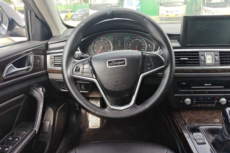 Used Zotye Z700 2016 1.8T Manual Luxury Model Steering Wheel