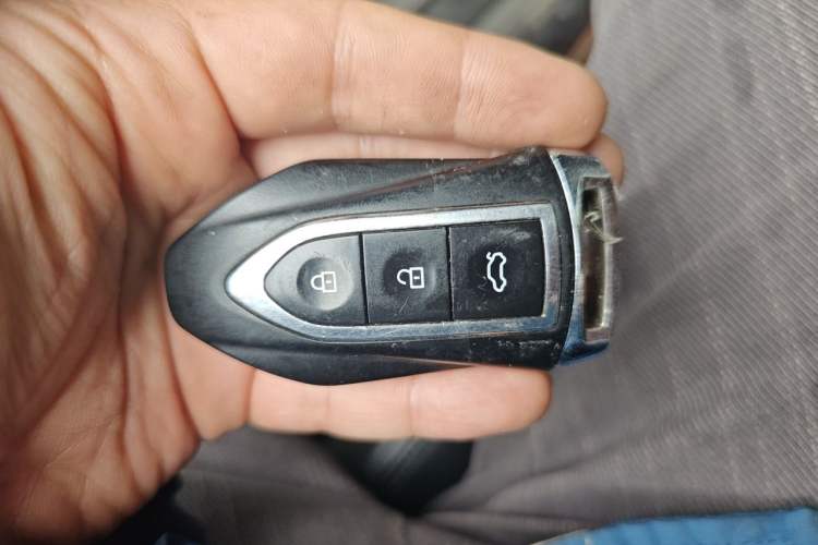 Used Zotye Z700 2016 1.8T Manual Luxury Model Vehicle Key