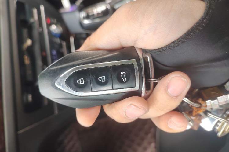 Used Zotye Z700 2016 1.8T Manual Luxury Model Vehicle Key