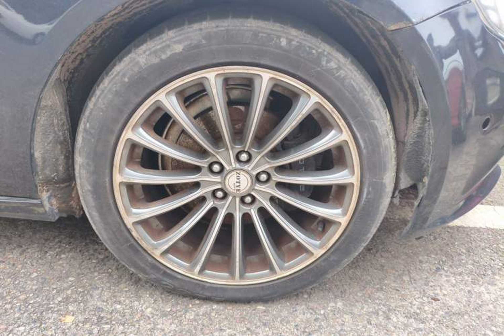 Used Zotye Z700 2016 1.8T DCT Prestige Edition Right Front Wheel Hub