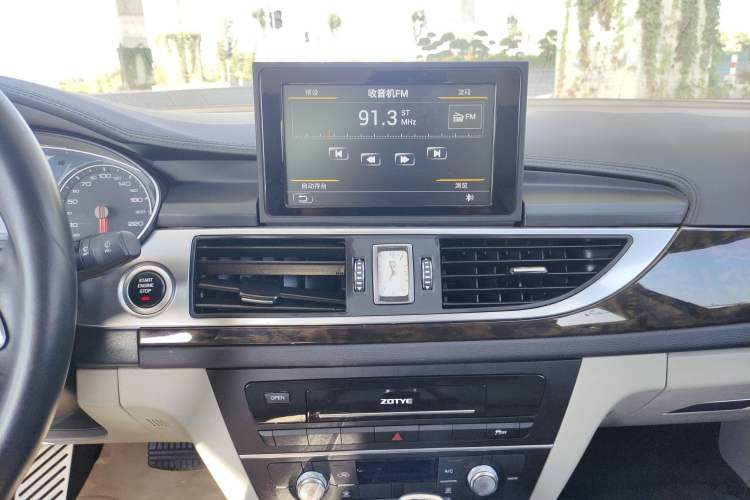 Used Zotye Z700 2016 1.8T DCT Luxury Model Audio And AC Panel