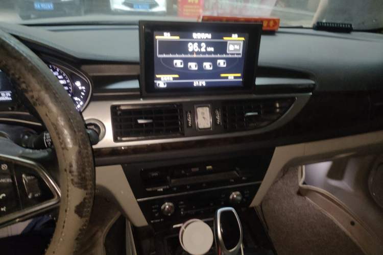 Used Zotye Z700 2016 1.8T DCT Elegant Version Audio And AC Panel