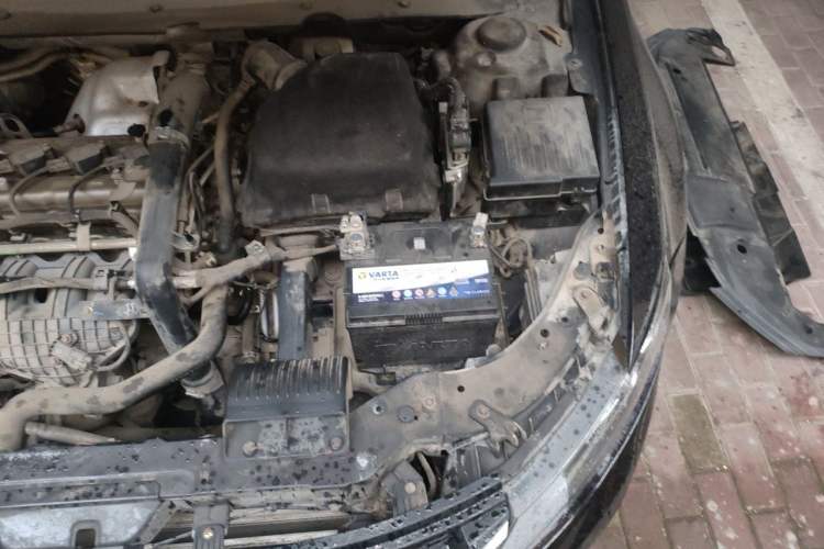 Used Zotye Z700 2016 1.8T DCT Elegant Version Engine Bay Left